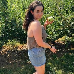 Meet your Posher, Becca